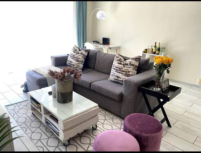 2 BEDROOM APARTMENT FOR SALE IN BRAAMFONTEIN